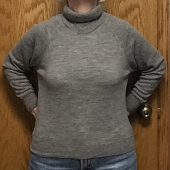 Laura Gayle -  Light grey cowl neck sweater - Picture 2 of 7